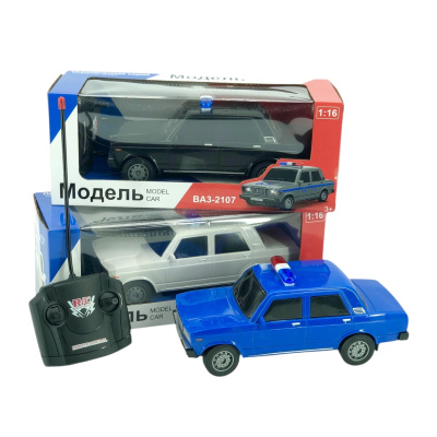 Игрушка "Машина на радиоуправлении"